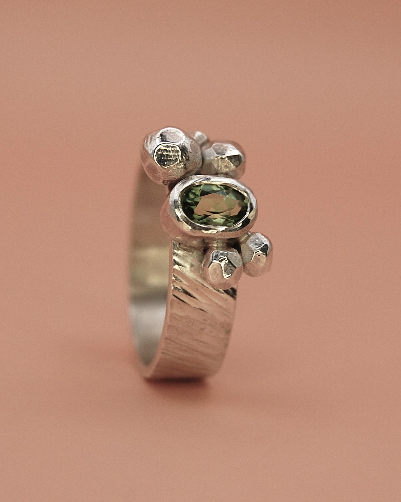 Facetdots ring - 925 Zilver met Peridoot