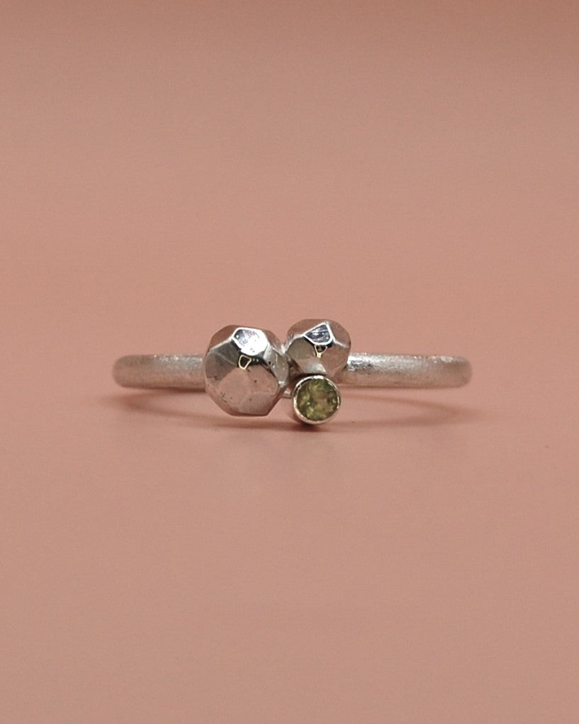 Facetdots ring - 925 Zilver met Peridoot