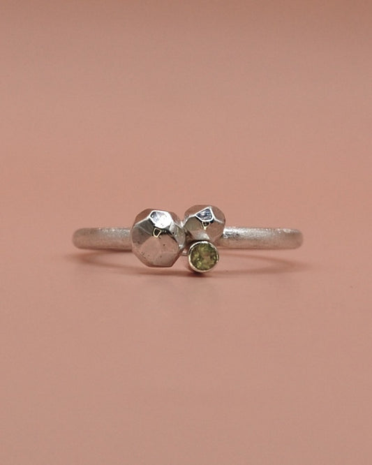 Facetdots ring - 925 Zilver met Peridoot