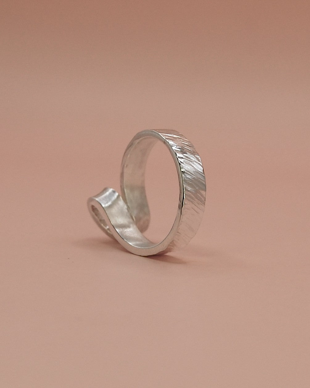 Florien Jewels Storm ring met draai van de wind in 925 zilver zijaanzicht