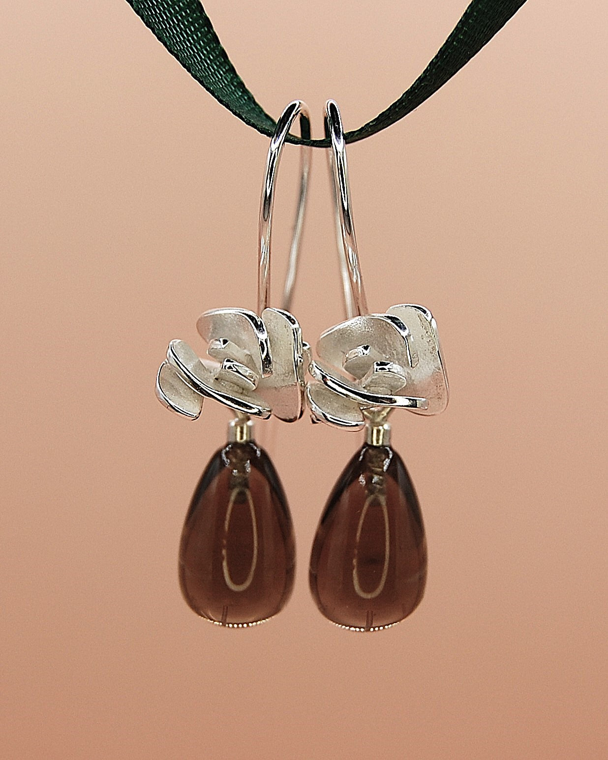 oorhangers rosa met rookkwarts druppels