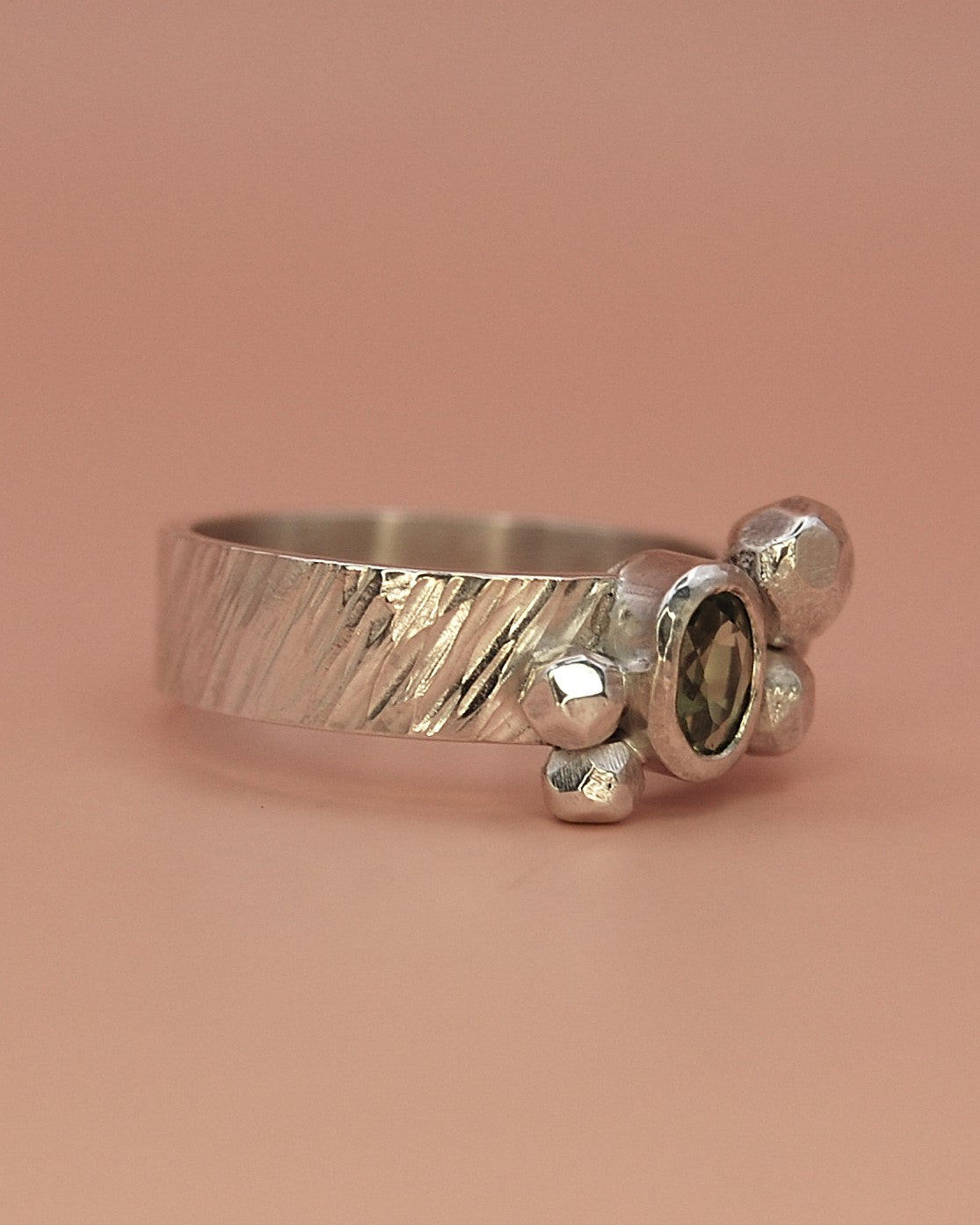 Facetdots ring - 925 Zilver met Peridoot